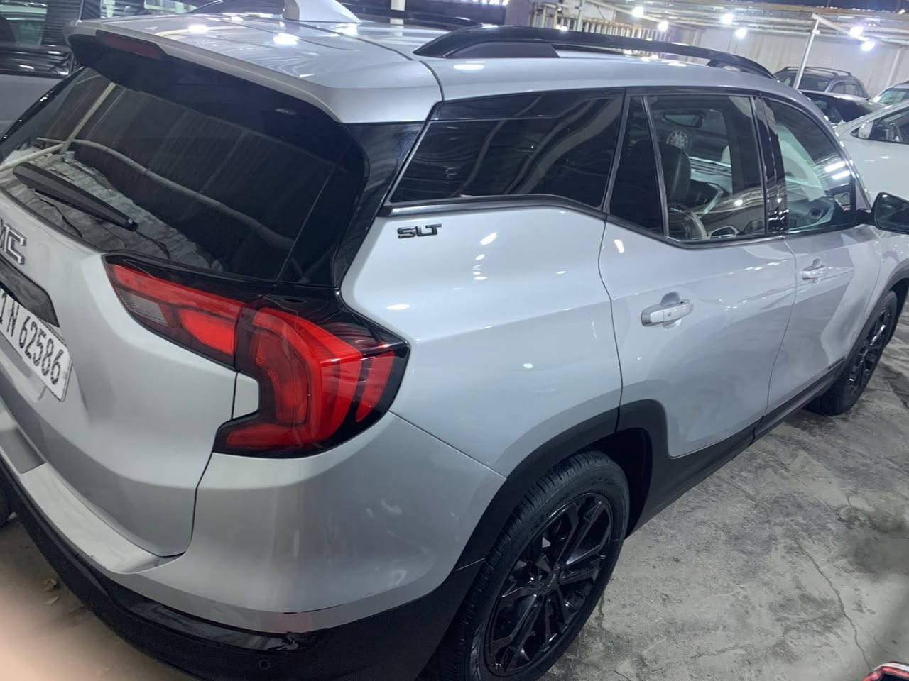 السلام عليكم جمسي تيران موديل 20 فوول للأخير حادثه حلو بدون ايرباك رقم بغداد واي استفسار ***********
