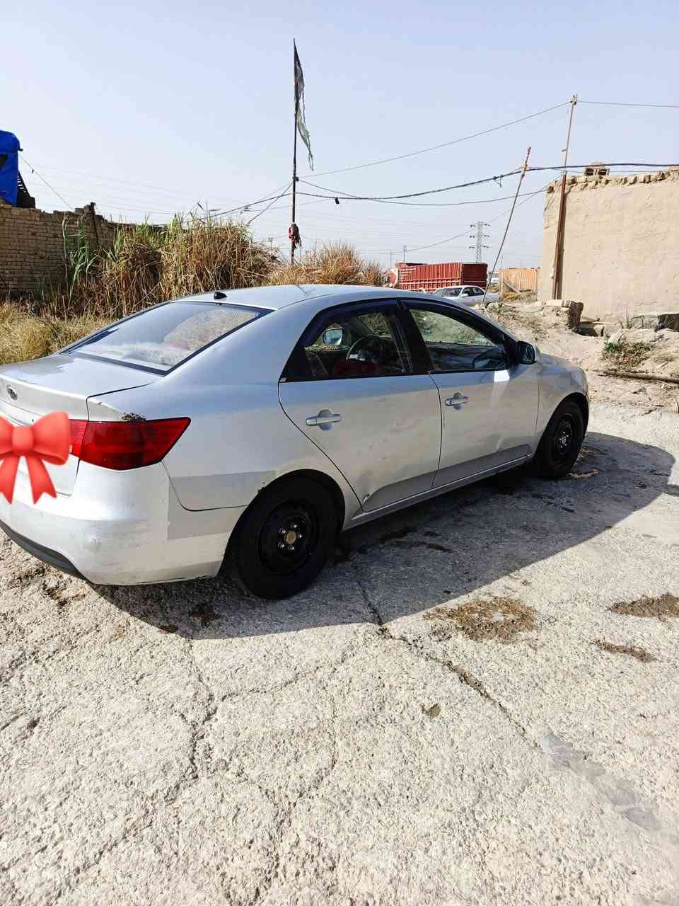 السلام عليكم سيراتوا للبيع موديل 2011 خليجي رقم ذي قار دولي سنويه جديدة تحويل مباشر جاهزه مكينه كير حداديه السعر 85 بيها مجال ***********
