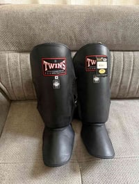 واقيات رجل للبيع جديده غير مستخدمه وكاله Twins التايلنديه  السعر 30 ال...