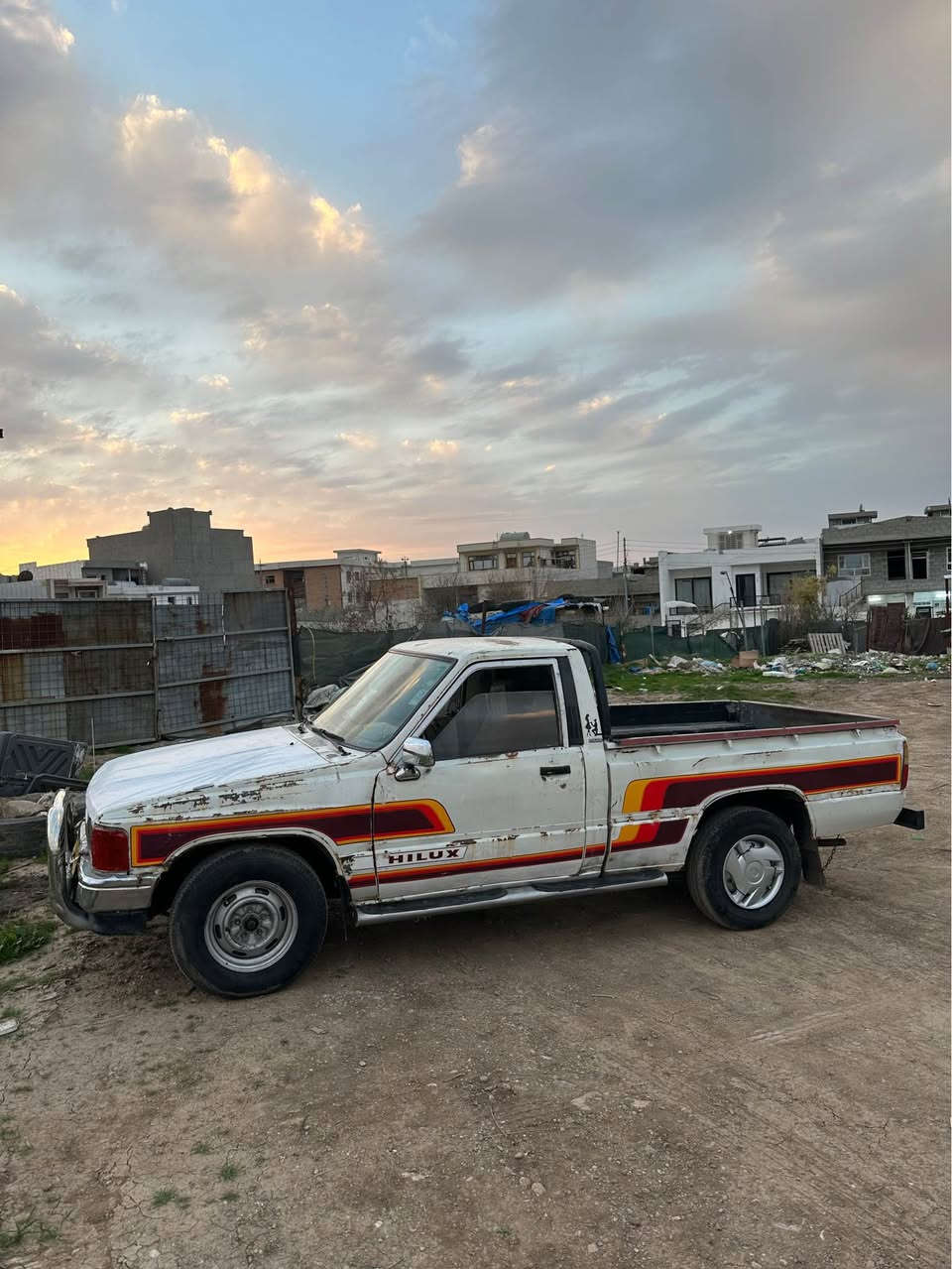 پیکاب توێتا 1988بۆ فرۆشتن 
20معامەلە
3وای ٦گێر ئارم کۆن سلیمانی 
مەکینەی تازە خراوەتە سەری دوکەڵو بوخارو صەوت بەشەرت  گێرو ئەکسلی بەشەرت لیدراوی نیە موسو براوە وەرگەراو بەشەرت 
شانسی نەتەقیوە مالی کاسبیە 
زۆر بەکێشە مەزبوتە 
شوێن چەمچەماڵ 
***********
***********
ئەدمین ❤️🌹 شمشمل, السليمانية
