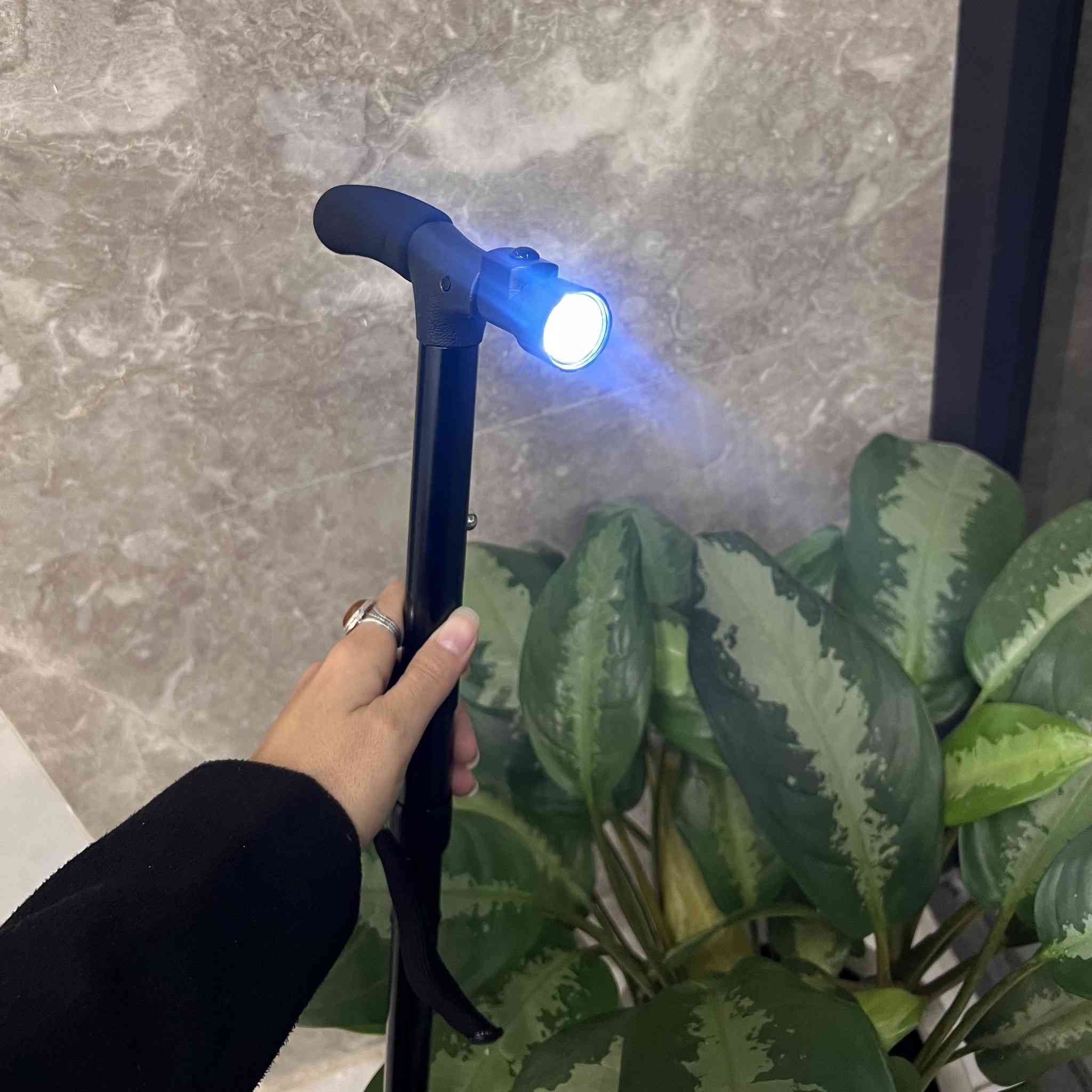 عصا مشي قابلة للطي مع إضاءة LED وقاعدة  – ارتفاع قابل للتعديل


**إذا كنت صاحب هذا الإعلان وتريد حذفه لأي سبب، رجاءا أرسل رسالة إلى الدعم الفني**