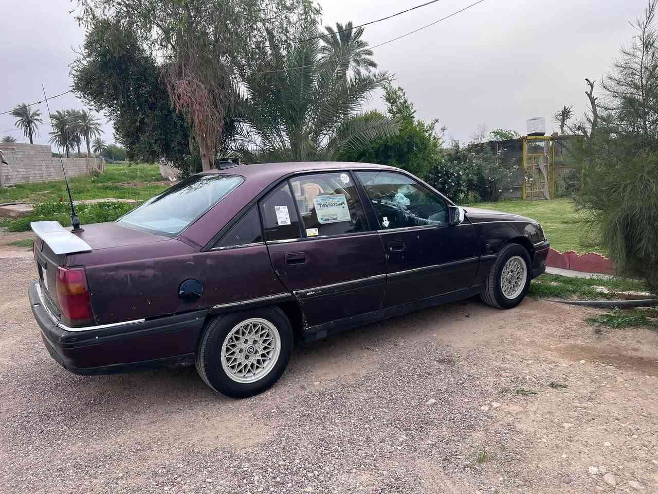 السلام عليكم للبيع اوبل اوميكا حجم 20 موديل 92 گير محرك شرط گير عادي تخم تاير جديد صدر امامي جديد رقم كركوك شرط التحويل مكان السياره قضاء العلم 
السعر 28 $ ورقه وبيها مجال قليل 
***********

