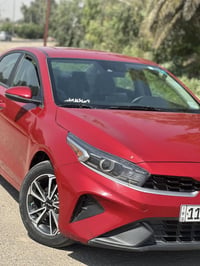 Kia Forte مديل 2023  موصفات رادار امامي  تحكمات استيرن حساس بلمري  مثب...