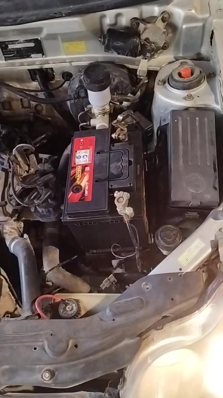 السلام عليكم اخوتي سيارة ckموديل ٢٠١٢ للبيع 
محرك جديد مكفول
كير جديد مكفول 
تخم تاير جديد 
باتري جديد 
كهربائيات كلهة شغالة 
غرفتهة نضيفه حلوة 
السيارة ماعايزه شي بس ملاحضات بسيطه بالحدادية الامامية المغازل 
السعر ٢٤ ورقة وبيهة مجال بسيط للشراي 
مكان السيارة نجف 
*********** واتساب
