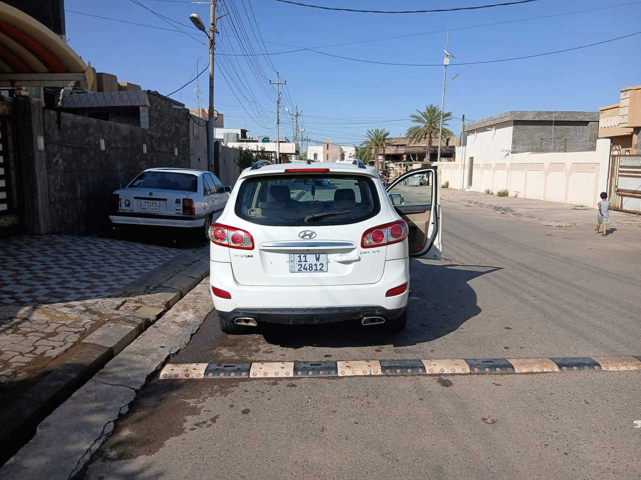 سلام عليكم سنتافيه موديل 12 مكينه 6سلندر سبعه راكب السياره صبغ عام بدون دواخل تلث قطع تبريد ثلاجه رقم  بغداد انغليزي سنويه 28 بسمي مكان السياره الرمادي السعر 115وبيهه مجال بصيط اتصل، ***********
