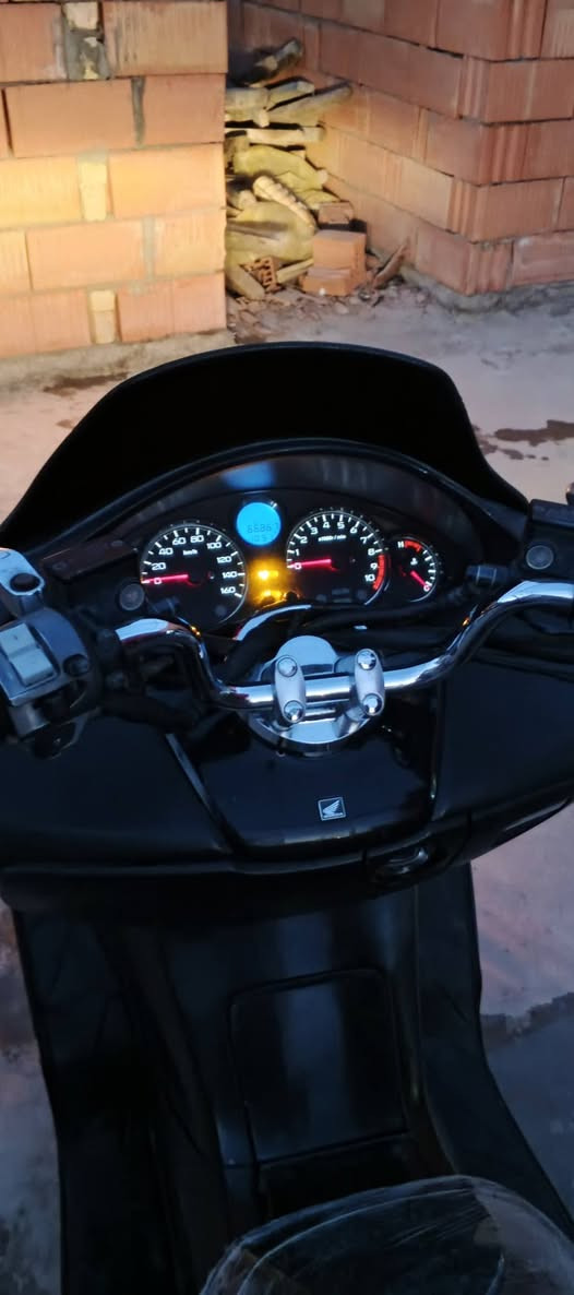 للبيع صفر 8 كفاله عامه مكينه وجويتر دراجه ترايك للبصره شرط حماوه جوه نص ثابته السعر1300 قفل ***********
