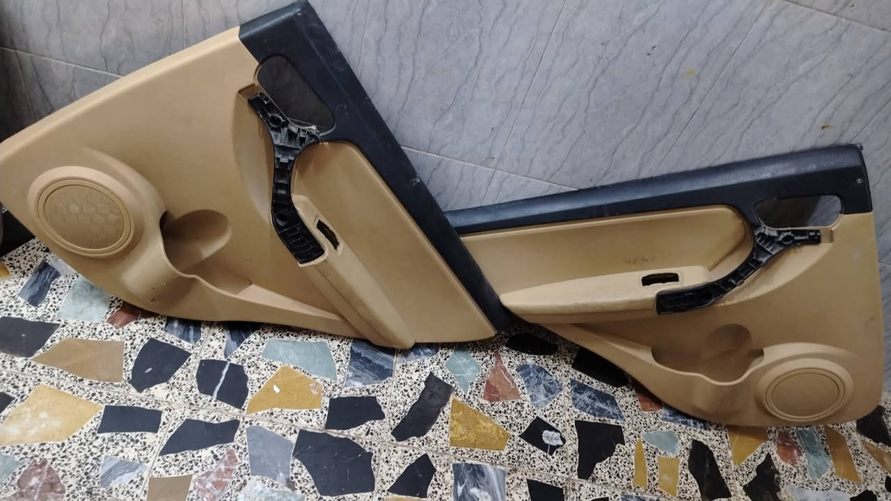 السلام عليكم تخم بطاين موديل ١٣ مع تخم يدات وطوس يدات للبيع نضيفات السعر ٢٥٠ بي مجال للاستفسار ***********
