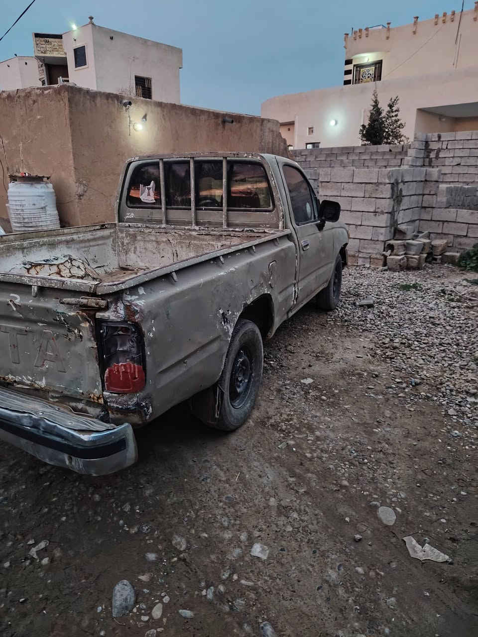 السلام عليكم بيكم جمرة موديل 2004 حبل مال ساحات ما مسجل كير ومحرك شرط كير بس النمرة الخامسة تفلت صدر وتخم تاير جديد كهربيات كلهة شغالة داخل احمر سيارة جاهزة مو كابرتيتة السيارة بخاخ يعني نوزل مضومت تبريد كاملة نقص كبريسر فقط السعر ٢٢ وبيهة مجال بصيط مكان السيارة العلم قريت الربيضة ***********) ***********
