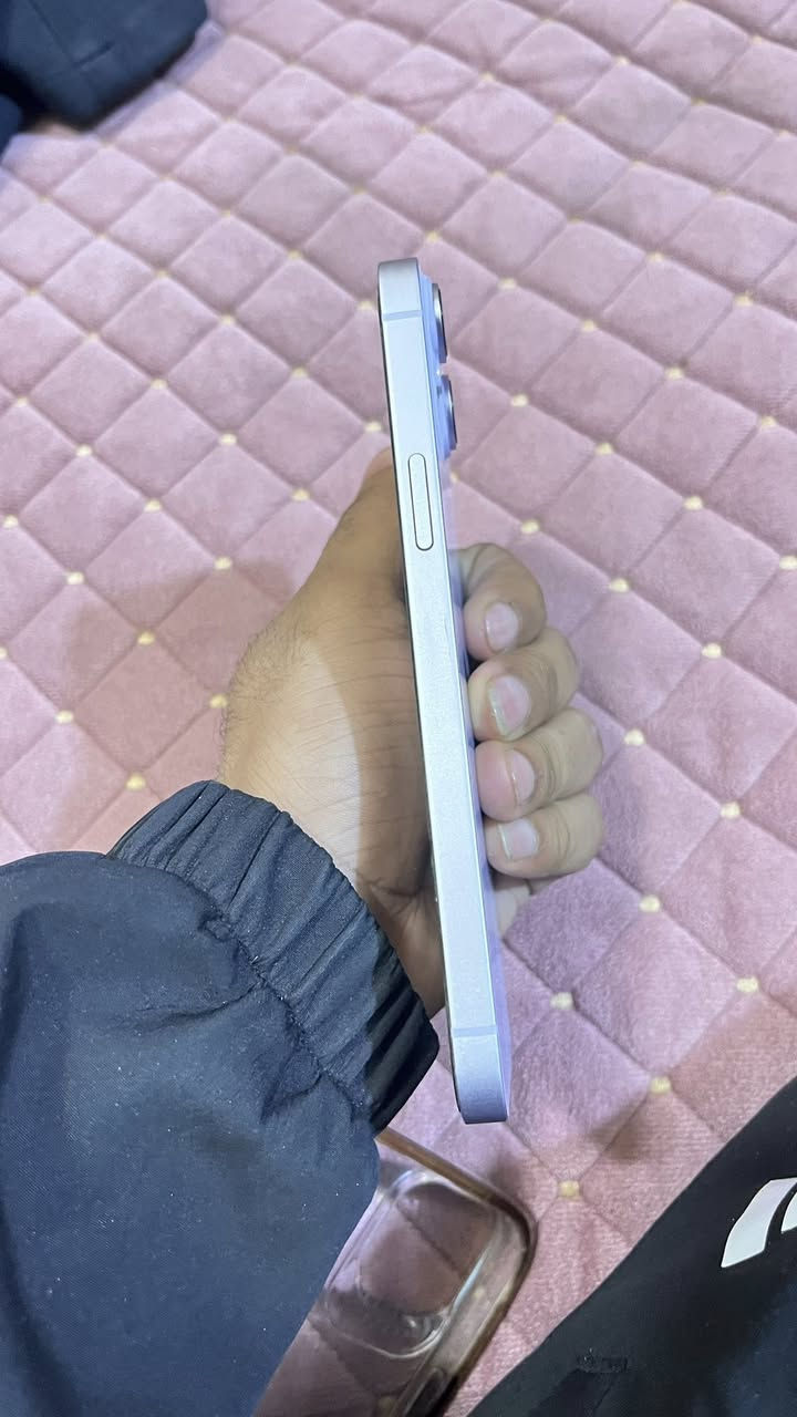 ايفون 14 بلس لا مفتوح ولا مبدل بي آي قطعه كندي ذاكرته 128 بطارية 89% زلا مابي الجهاز سعره600 وبي مجال رقم تواصل ***********
