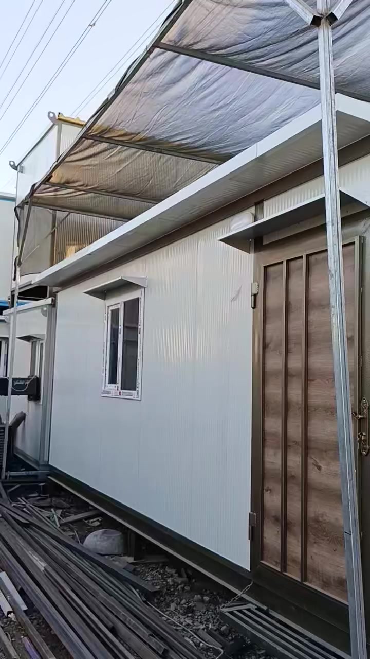 السلام عليكم 
(ملاحضه فقط جديد لا يوجد مستعمل)
تصنيع كرفانات جديد  3x6 السعر مليونين و 300 ويتوفر لدينا جميع القياسات وحسب الطلب ٫ جودة 
الكرفان  واضح كدامكم 
اما جودة المواد  ٫
سندويج مال شمال.  
شيلمان 5/5 انج 
  باب شباك تركي
 فرش تايلندي 
كهربائيات واير سعودي

للستفسار ولحجز اتصل ***********
متواجدون  ماسنجر واتساب
