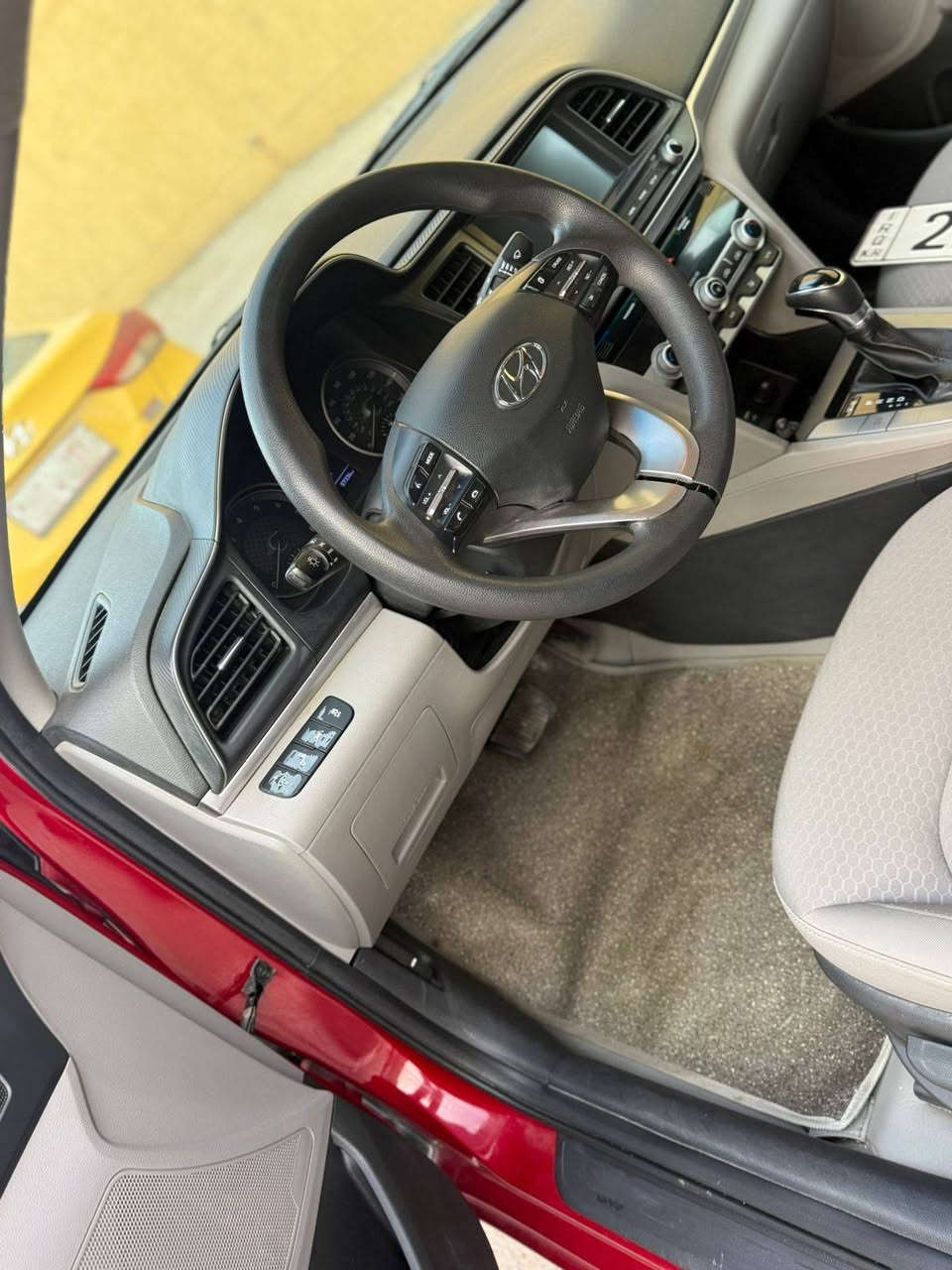 النترا وارد امريكي موديل 2020 كير اي تي حادث جاملغ خلفي وشويه بلباب بدون أيرباك ماشيه 68 السعر140$ العنوان البنوك الاستفسار ع الرقم  ***********
