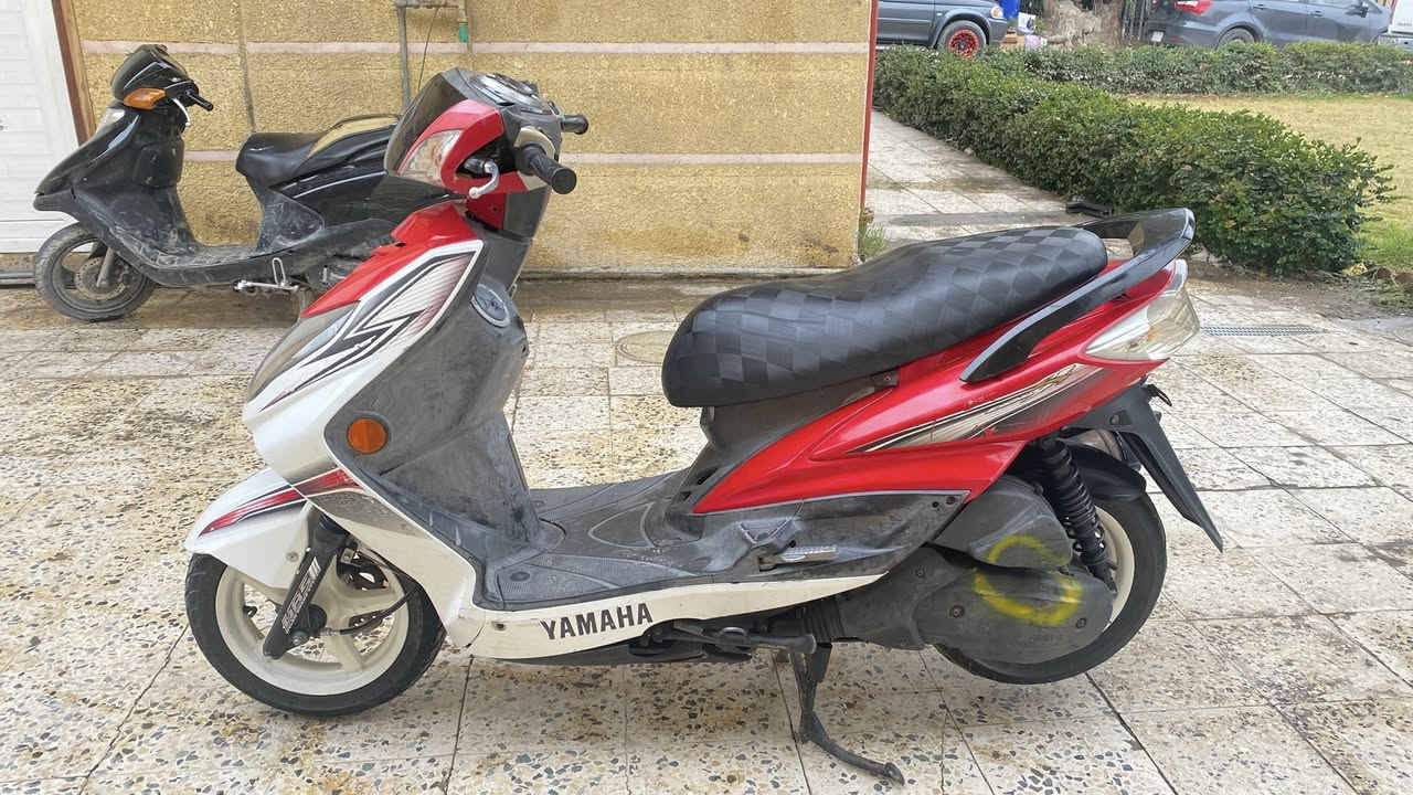 السلام عليكم دراجه سكنس فحل كوري خمسينيه دراجه نظيفه ناعمه بيه كلج امامي رياضي بلادي من رمبه دراجه جديده للبيع سعره 1450 وبيه مجال بسيط الاستفسار هذا رقم *********** ممتواجد ع فيس استفسار ع هذا رقم
