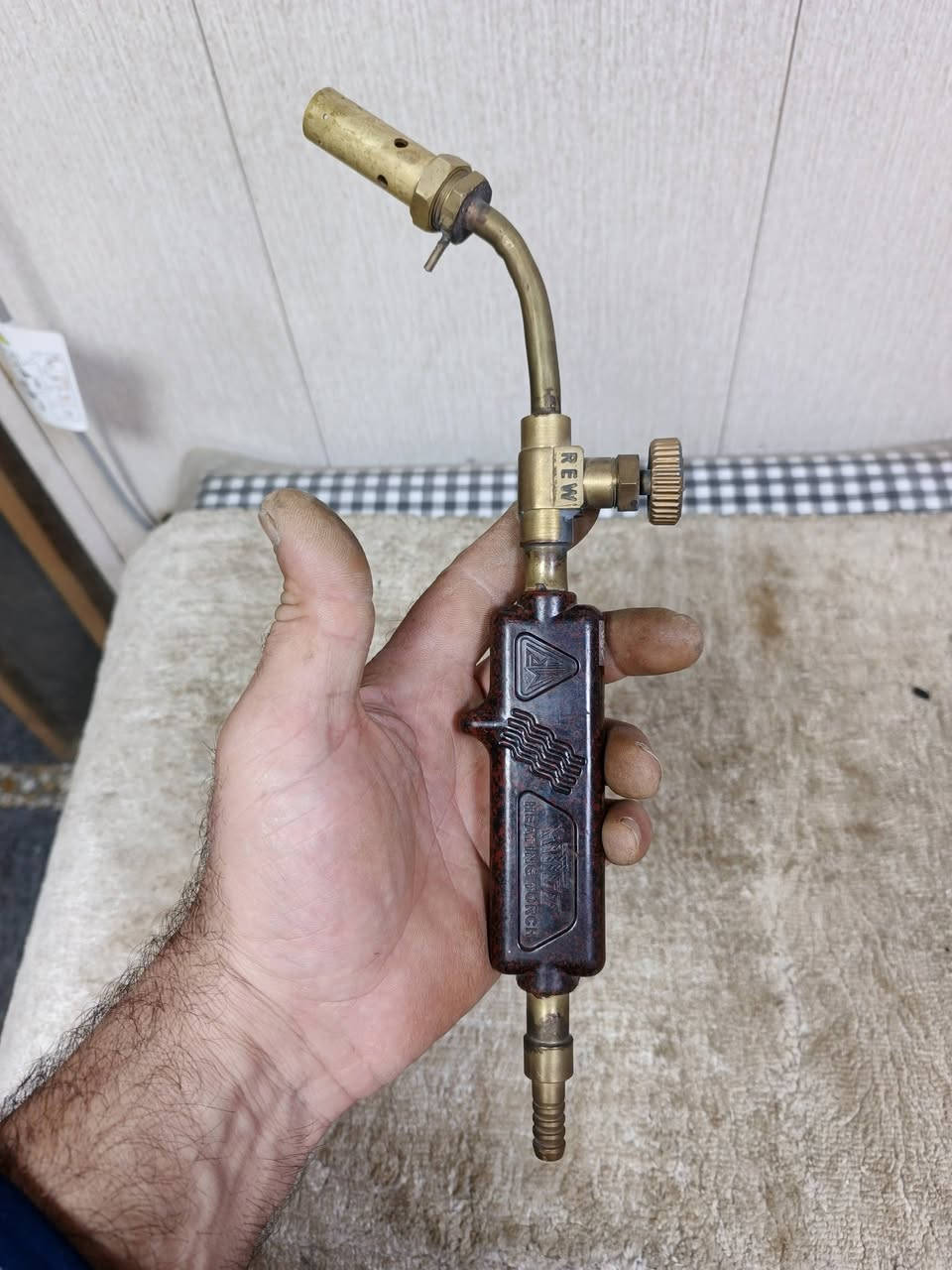 جهاز لحيم الاستفسار واتساب او ماسنجر***********
