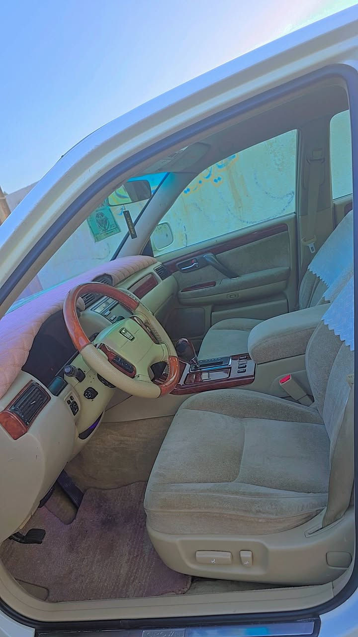 ملكه 2000 اصل رقم كركوك مدفوع كمرك تريد تحويل تريد وكاله مكفوله السياره من اصوليات وضربه ونقل  سياره 3 دكم برده ديفور الجبير ويل نجمه توني شاده كلش نظيفه السياره وممتعوبه مكينه كير تبريد حداديه مابيهن شي  سعر 110 وبيها مجال مكاني نجف ***********
