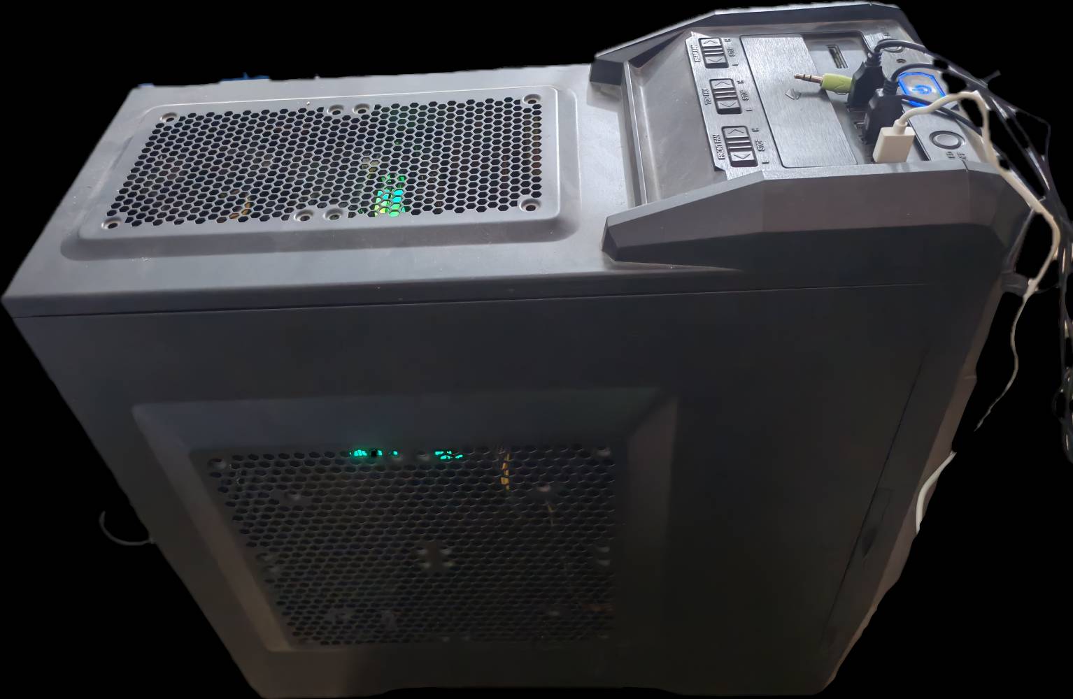 المواصفات:
Gtx 1060 3g
Core i5 10gen
16GB drr4 RBG Ram
128gb SSD
500GB hdd
Power supply 400w
Case

كرت  wifi و bluetooth  اسمه Ax5400 مشتريه ومركبه على اللوحة الام يعني ماتحتاج كيبل للانترنت. 

السعر ٤٠٠ الف للكيس و
كيبورد وماوس

واذا تريد وياه شاشة وسبيكر سعرهن ١٣٠ الف. 


النجف الأشرف حي المهندسين
***********