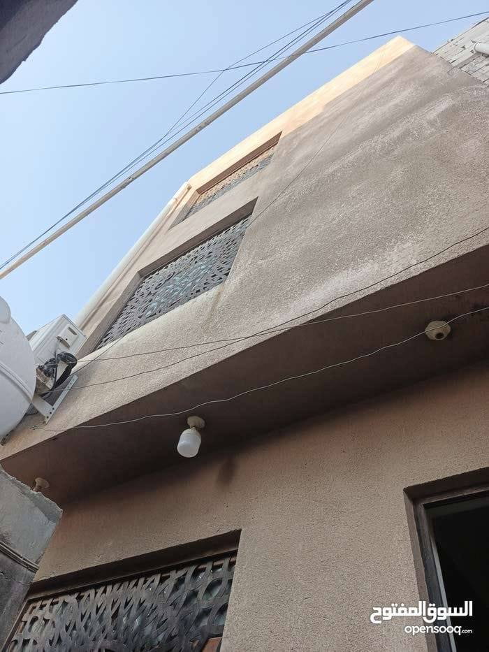 يعلن مكتب المرتضى للعقارات عن توفر
بيت صغير للبيع ، في الجمهورية ، مقابل الاطفاء ، قرب الشارع العام
يتكون من 3 طوابق ، بناء 2021 بناء حديث كلة طابوق
علما ان البيت يباع مع الاثاث او بدون
المساحة / 50 متر
الواجهة / 5 متر
النزال / 10 متر
يحتوي الطابق الارضي على / صالة واستقبال ومطبخ تركي وصحيات
الطابق الثاني / غرفتان وصالة وصحيات
الطابق الثالث / غرفة كبيرة وصالة وصحيات
سعر البيت مع الاثاث / 155 مليون 
بدون الاثاث / 150 مليون

توجد لدينا عروض اخرى
للأستفسار الاتصال على الارقام التالية
قسم البيع / *********** - ***********
قسم الايجارات / ***********
نستقبل كافة العروض والاعلانات نشرها وترويجها مجانا
عنوان المكتب / الجنينة / شارع جامع الكرناوي / مقابل فتافيت سنتر
