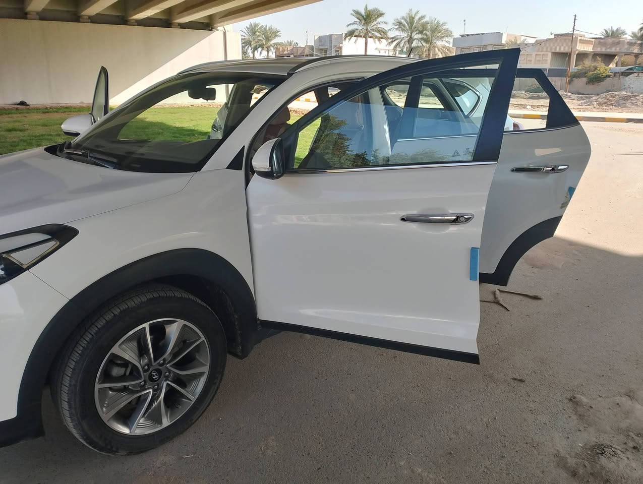 السلام عليكم للبيع توكسان خليجي موديل 2018 ماشيه 61 الف كفاله ماعدا إصبعين بارد بلجنطه رقم مميز بغداد باسمي السعر 190 لاستفسار ***********
