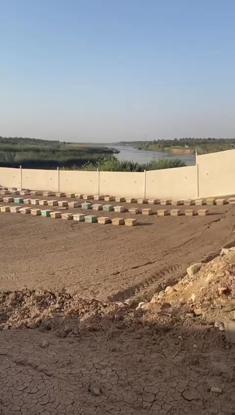 السلام عليكم - الصويره - جويميسه 
للبيع شاطيه المساحه ١٧٠٠ متر  التنازل بدونم طابو زراعي سند (٢٥) 
الوجه ٢٩ متر 
مسيجه بالكامل 
مكمله حجر 
السعر ٣٥٠ وبيه مجال بسيط 
***********
