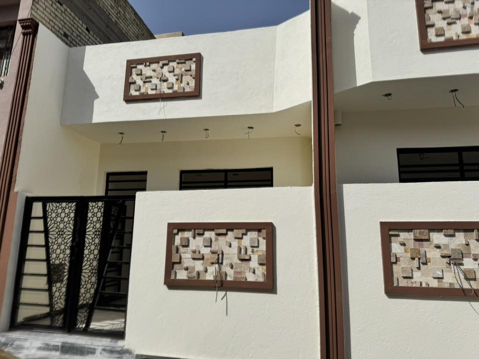 السلام عليكم مشتملات للبيع زيرو بناء درجة أولى مساحة المشتمل ٦٨ متر طابق واحد وقف ذري إنذار كاتب عدل يتكون كل مشتمل من صاله ومطبخ وغرفة  وخدمات وبيتونة 
خدمات كامله شارع مقرنص منطقة هادئة ك
كلش قريب على سوق السمكة 
سبع ابكار بلقرب من ألعاب الهبي دي 
سعر المشتمل ١٢٥ وبي مجال بسيط 
للاستفسار الاتصال ***********
