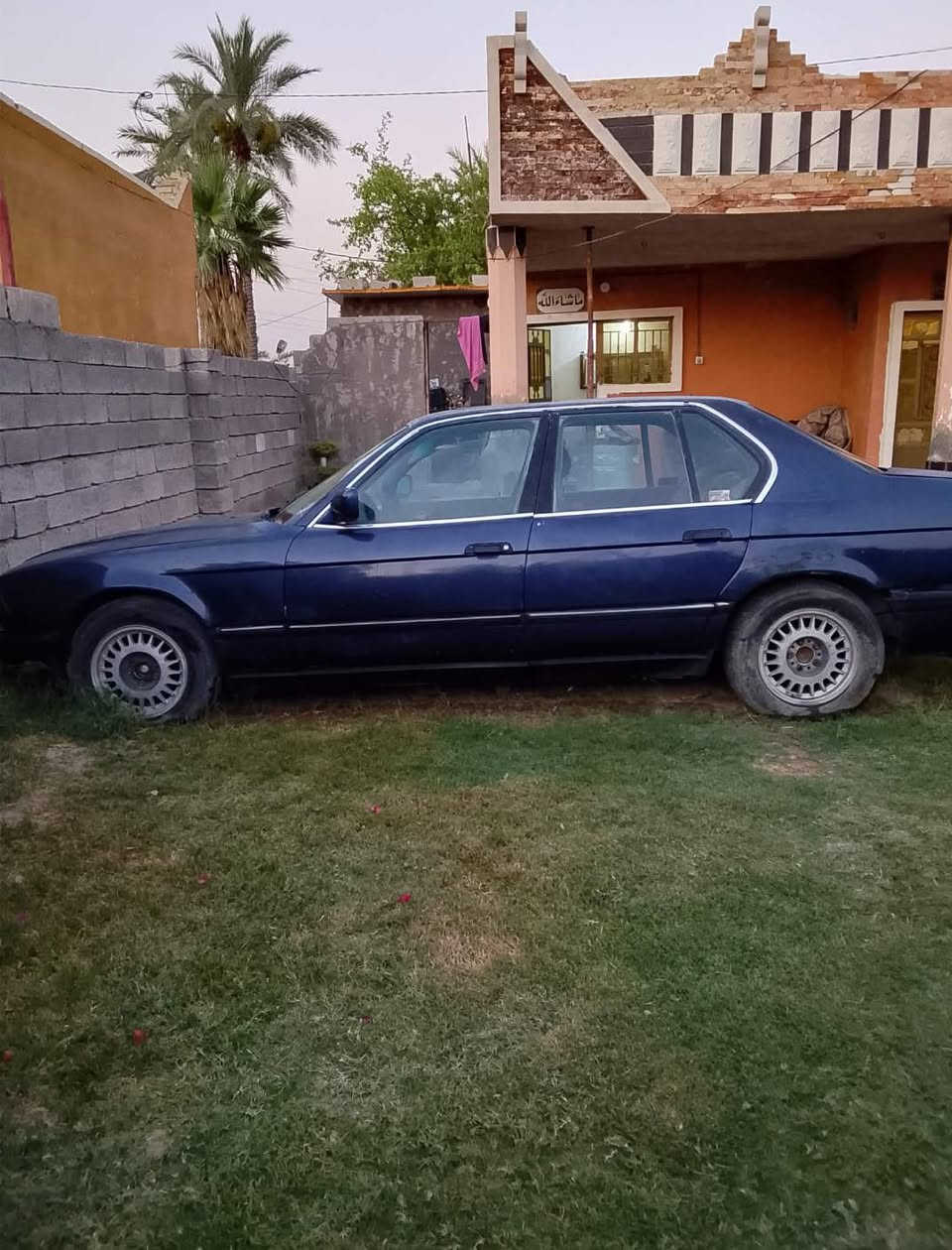 بسم الله الرحمن الرحيم
للبيع BMW  موديل1992
هذا رقم لل استفسار اتصال 
***********
