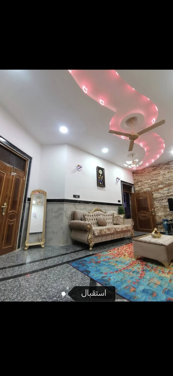 السلام عليكم
الدار للبيع 
ميسان حي الجمعيات قرب جامع تاج الدين اول فرع بالجمعيات 
المساحه ٢٣٠ متر  طابقين بناء درجه اولى يتكون من ٥ غرف  واستقبال ومطبخ وصاله عدد ٢ ومجمع صحيات عدد ٣   ترك عدد٢
وبيتونه كبيره  
للاستفسار واتساب ***********او الماسنجر
