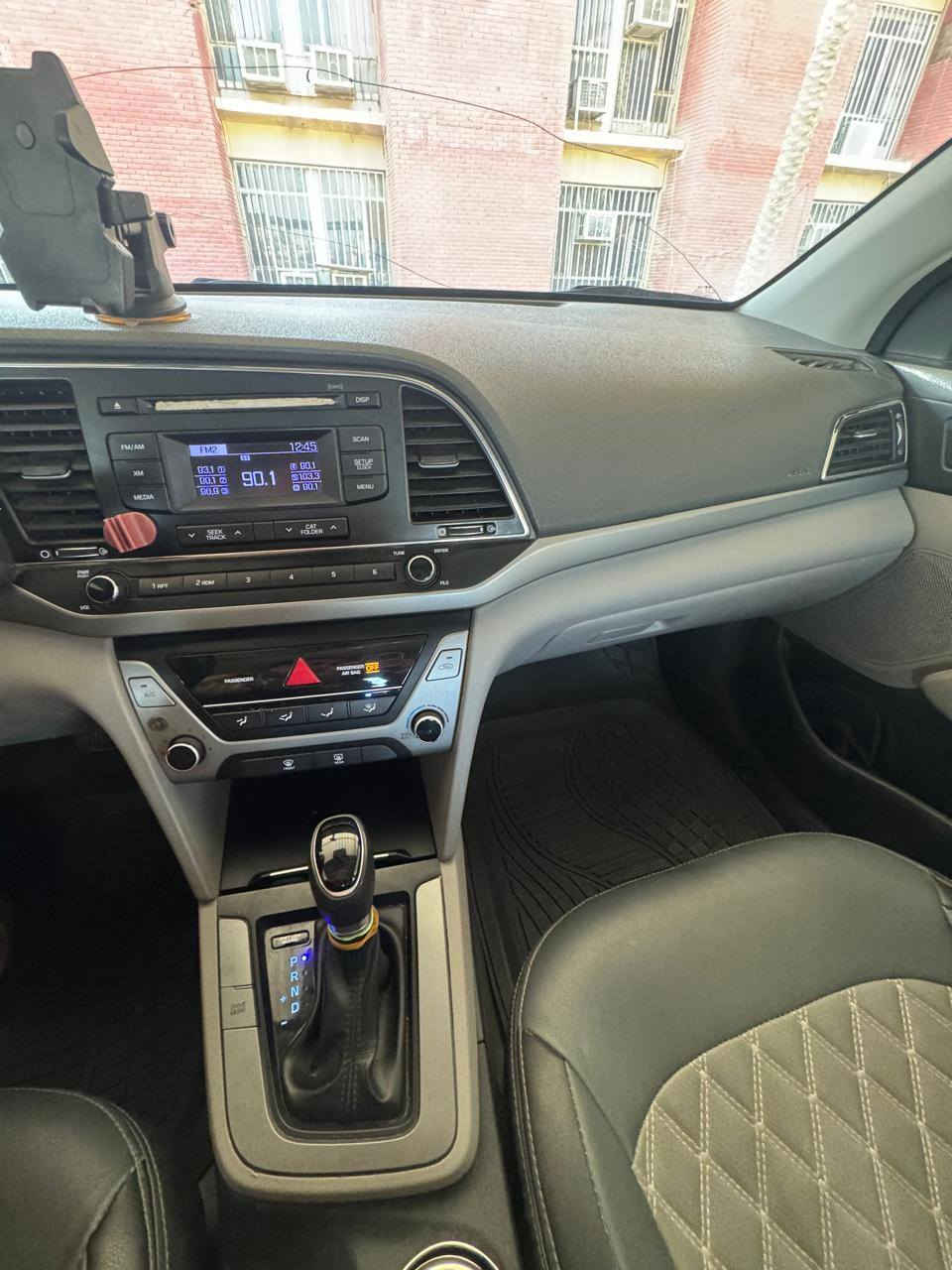 السلام عليكم شباب النترا امريكي 17ماشيه 92ميل مكفوله كفاله عامه مبدل بيهه دعاميه خلفي بس رقم بغددبسمي تحويل مباشر العنوان بغداد الزعفرانيه رقم التلفون ***********
