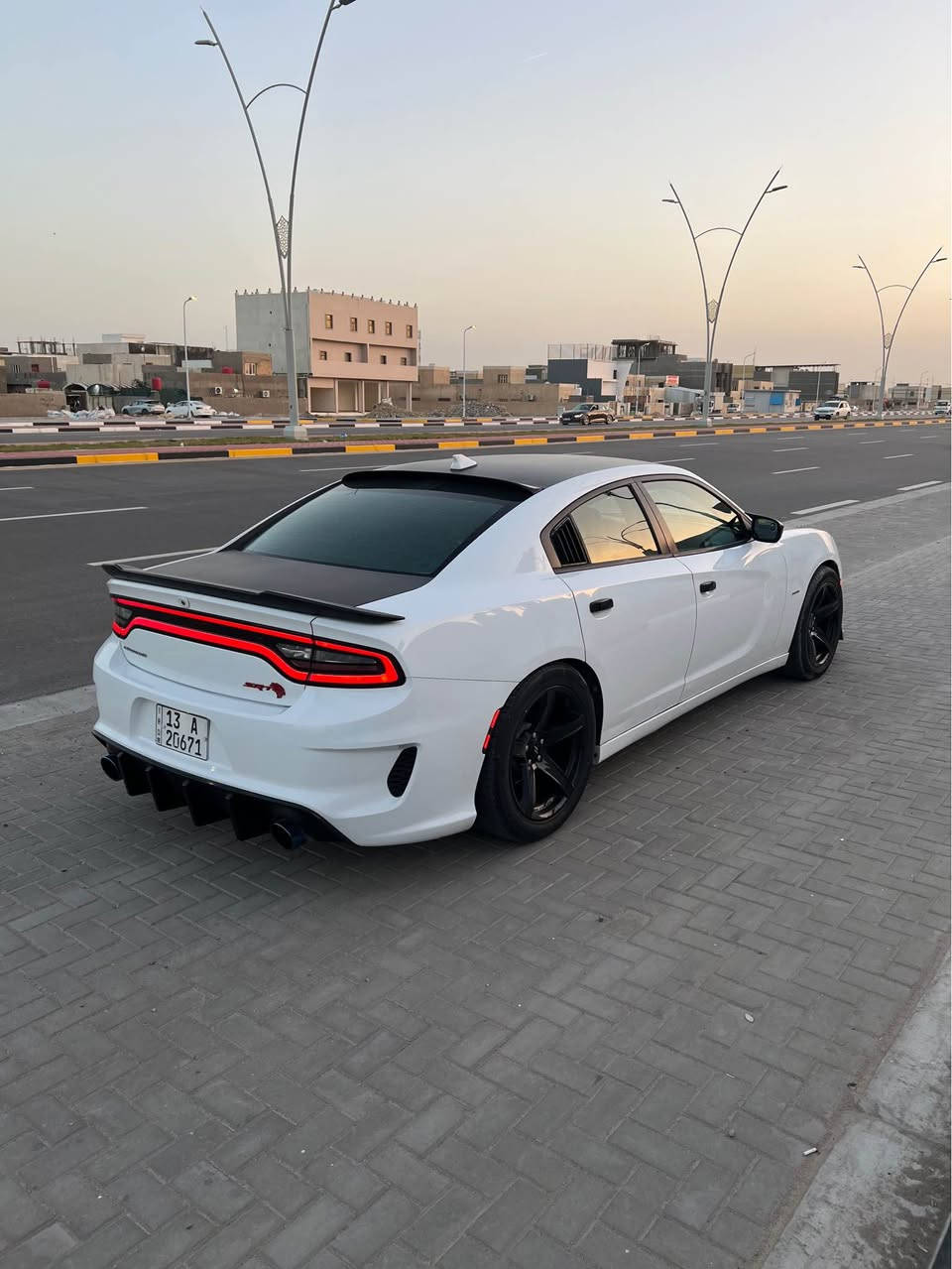 جارجر RT 
2016 اصل بسمي 
سياره بيها 3 قطع صبغ بابين وجاملغ أمامي 
وبيها شبر بداير الجاملغ الخلفي 
عليها تحديث SRT بنيد ودعاميات 
عليها ادامه كامله بلكات جدد مجاول نوزلات ومنضومه ماي 
سياره عليها داون بايب وكروز 2.75 من المحرك للدعاميه جديد تفصال ودبات تحكم ريموت صار شهر من شادهن
السعر 173 وبيها مجال 
مكاني بصرة *********** البصرة, العراق
