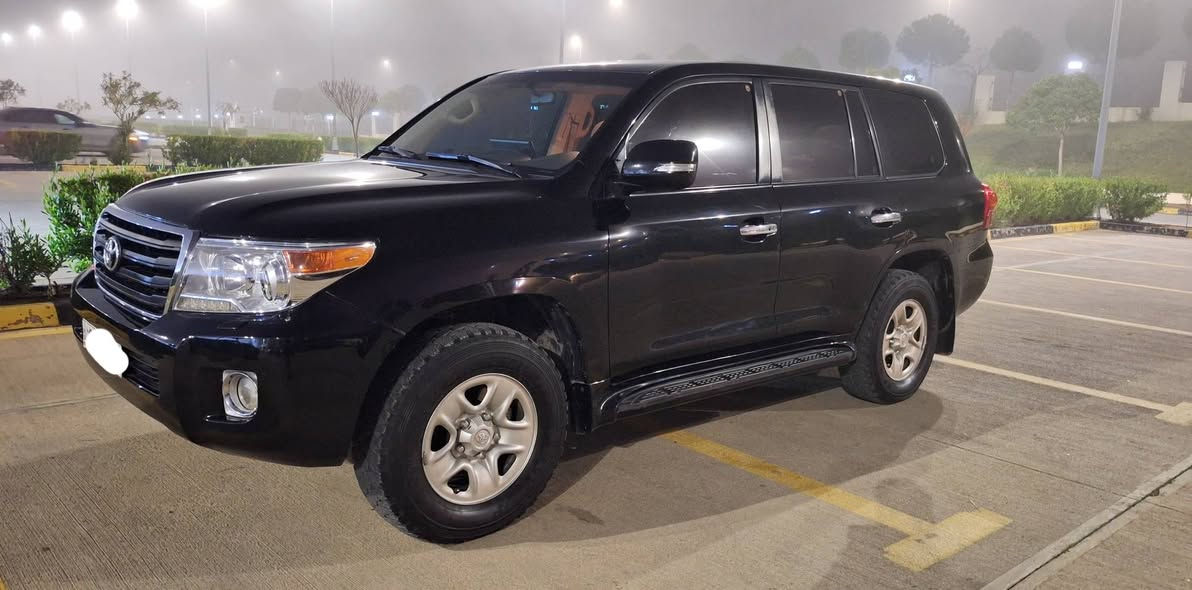 تۆیۆتا لاندکڕۆز 2013 مواسەفات G
 سه لاجه و  ته بريد مركزى  190هه زار رؤشتوه
 بى بوياخ دوو به له ساردى 
هه يه
گیرومەکینە بەشەرت 
 زۆربەجوانی پاکی ماوە 
 هیچ خەلەلیکی تیدا نییە

سعر لە کۆمێنت داوابکە ڕاستەخۆ بۆت دیت 📩 

كه ميك ته ر زه ى هه يه ته نها سه قفى 
شوين سليمانى

ژمارەی خاوەنی 
***********
