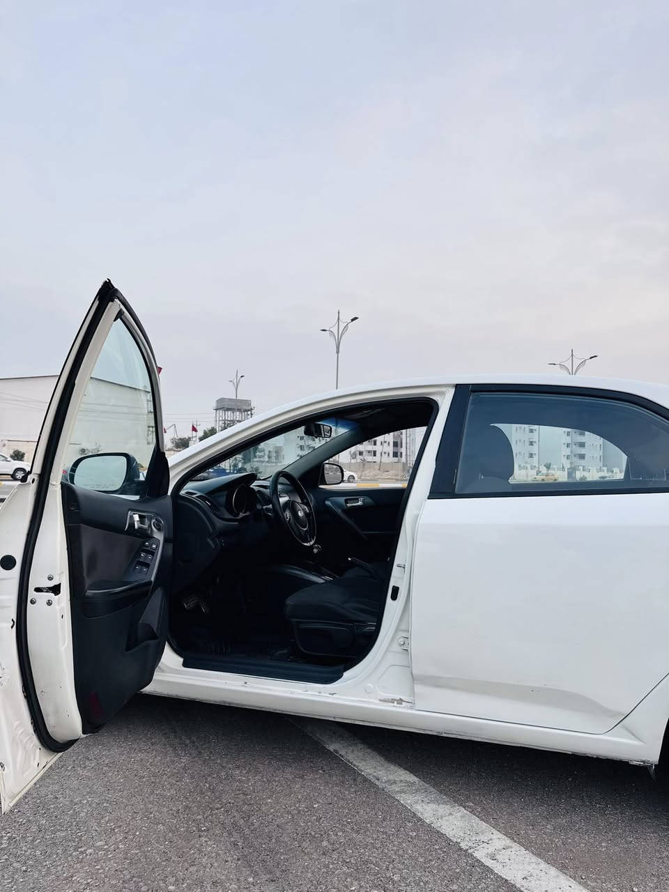 سلام عليكم سيراتو 2013 خليجي
بيع او مراوس
محرك 1600 دوش كير 6 نمر
تبريدها خير من الله
مكينة لا تبخير ولا تنقيص
حدادية جيدة
السيارة بيها رشات صبغ

مواصفاتها
تحكم ستيرن جهتين
اشاير بالمري وشفط كهربائي
كاميرا وتاب وحساسات خلفية
بريك نظام ABS 
تخم تاير امامي جديد
وباتري جديد
السعر 90
موجود ع الرقم والواتساب 
***********
