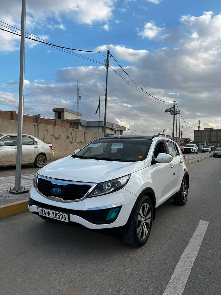 للبيع كيا سبورتج خليجي فول مواصفات بنوراما بصمة رقم بصرة انكليزي حرة تحويل بيها تبديل باب ورشات بسيطة بالخليج محرك 2000 دوش السيارة جاهزة من كلشي كير محرك تبريد حدادية مابيها اي نقص السعر 126 وبيها مجال مكاني الناصرية الاتصال على الرقم/*********** ناصرية, ذي قار
