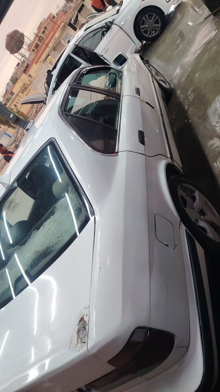 موديل 1991
سنويه ل 28
كير اوتو
جامات كهرباء
باتري جديد
منضومه زينون
اربع سماعات شغاله
ترايك عل بصره 
سياره خير من الله 
 كيرها هسه. شادو م السعر48 وبيها مجال بيك خير وتدلل مكان السياره موصل الايمن الرقم ***********
يرهم مراوس
