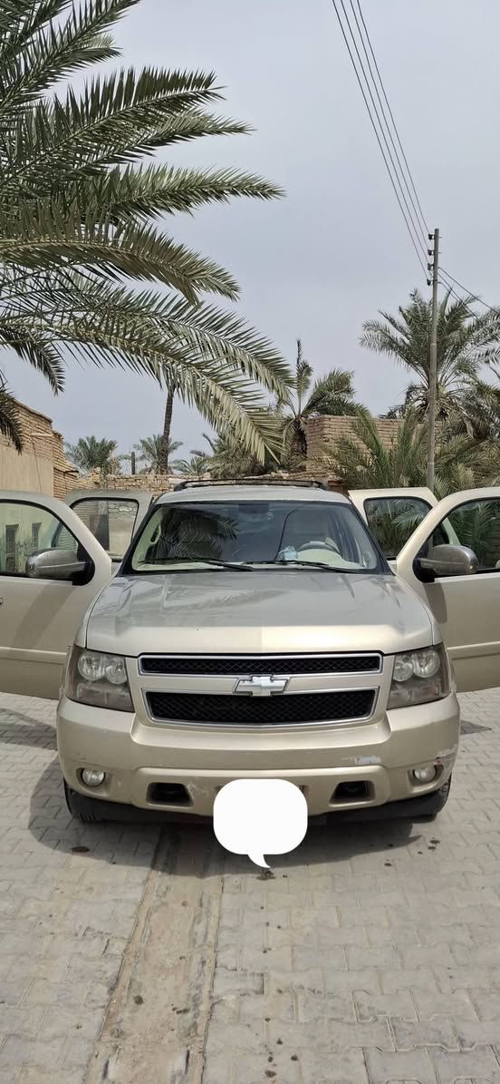 تاهو موديل 2009 ادوات
بيها باب جارد والتكم جارده والدشبول مكسور 
بدون كصه للسعر ***********
