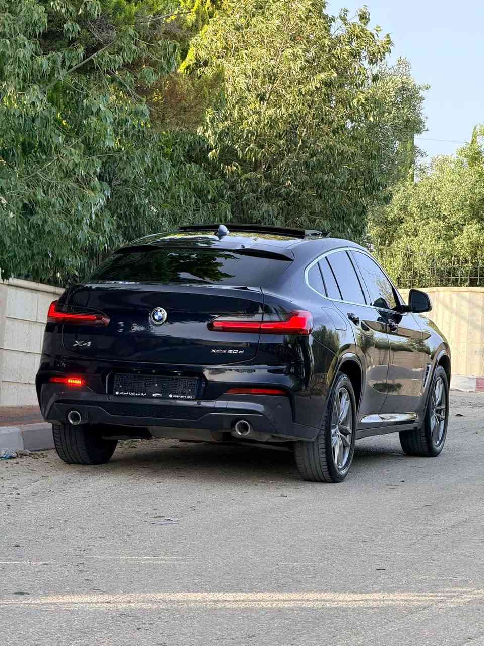BMW X4 M///
Engine : 2,000cc 🇩🇪
Model : 2020/2019
Fuel type : Diesel ⛽️
Full ++
‏‎‏ 
✔️صندوق خلفي  كهرباء
✔️تحكم ستيرنج كامل   
✔️فتحة سقف بانوراما 
✔️تعدد وضعيات القياده  
✔️جنط مغنيسيوم”19”
✔️تشغيل بصمة فتح واغلاق 
✔️ حساسات امامي وخلفي
✔️  رادار المحافظة على المسار  
✔️ رادار لقراءة الإشارات وقياس مسافة الأمان والتوقف الذاتي 
✔️رادار منع التصادم
✔️تدفئة كراسي 
✔️ تجهيز هاتف بلوتوث ،  USB ،  ✔️اضواء Adaptive 
✔️نظام مري ذكي  
✔️مثبت السرعة  
✔️زجاج مظلل شركة
✔️ إنارة مخفية
للأستفسار:0599337131


**إذا كنت صاحب هذا الإعلان وتريد حذفه لأي سبب، رجاءا أرسل رسالة إلى الدعم الفني**