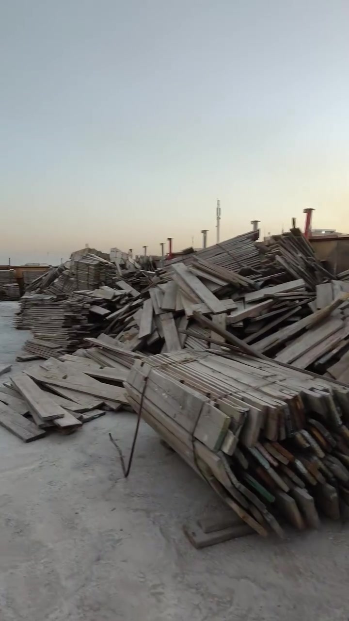 السلام عليكم متوفر سكلاات من نص متر الاة 4متر موجوده كمية خير من الله وموجود خشب فرنسي كمية ابيع جملة ومفرد وموجود سيور كمية وموجود بلايود كمية العنوان البصره للستفسار ***********

