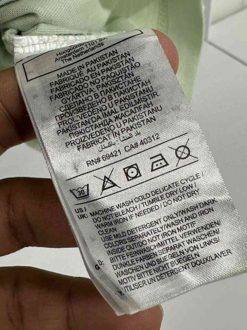 ريبوك
قياس L-xL 

خامه قطن ١٠٠٪؜ 

لون صيفي راقي


**إذا كنت صاحب هذا الإعلان وتريد حذفه لأي سبب، رجاءا أرسل رسالة إلى الدعم الفني**