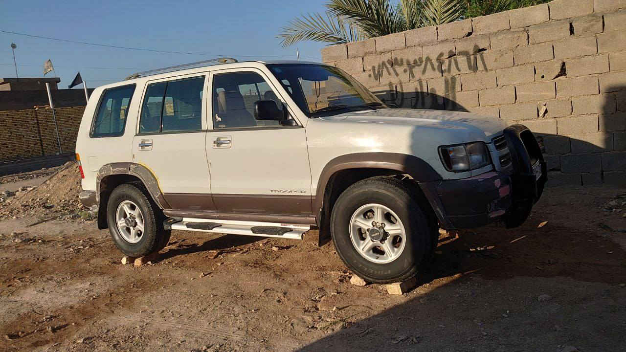 سلام عليكم ازوزه مديل 2001 مكينه ففتي نص عمر 
رقم واسط بأسمي 
سعر 55وبيه مجال /***********
