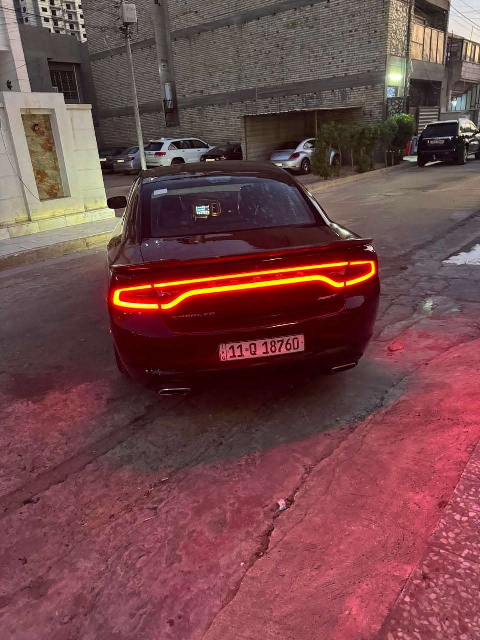 دوج جارجر SXT موديل 22اصل بسمي رقم بغداد هزه ورقم جديد السياره صبغ عام هيه حادثه من امريكا صدر تخم تاير مكينه كير لوك
ماشي34 كيلو متر سلايد جلد السعر 132 
بصمه رادار بل مري نقطه عمياء تبريدثلج
تشغيل عن بعد لايت زنون كرسي كهربائي حساسات خلفيه وبعد موصفاته معروفه مكانه بغداد حي الجهاد اتصل ***********
