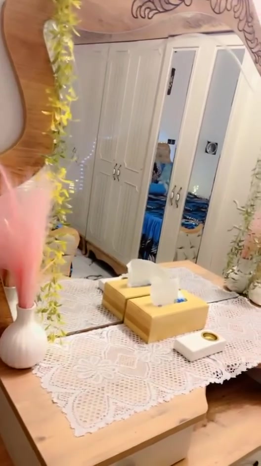 غرفه٩قطع كلشي نضيف بيه بس خلل للمخزن مال جربايه بشد ونقل يصلح سعر ع خاص  ***********
