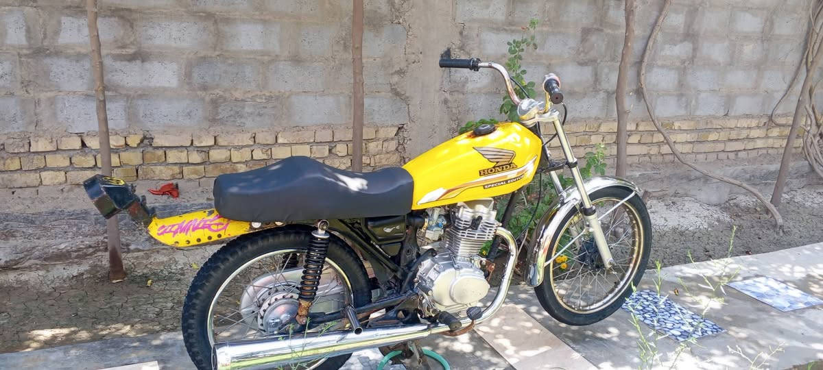 سلام عليكم شباب دراجه نامه شلامجه موديل 25دراجه كلك كلك السعر 450وبيه مجال دراجه تخبل التواصل ***********

