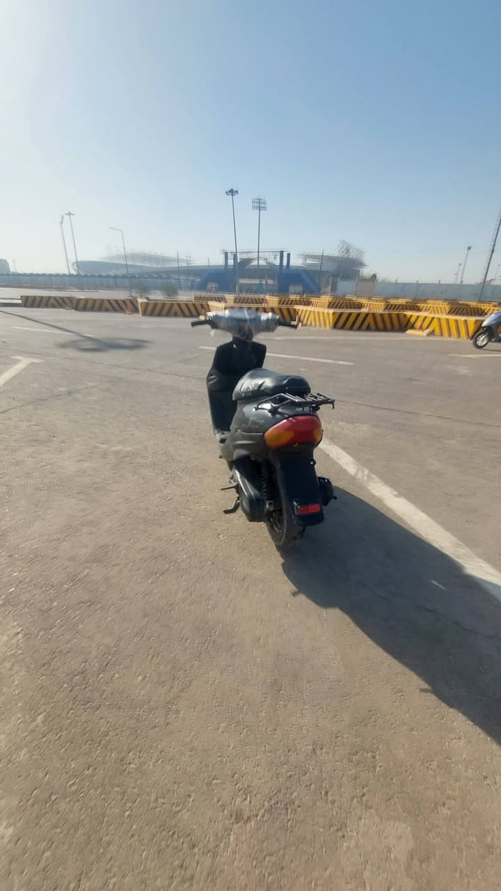 سلام عليكم دراجه بيجي للبيع تسعه الدراجه شلعه ومعدل كهربائيات شغاله سلفهه ما يشتغل الدراجه شلعه ومعدل اوراق الدراجه مكاني عبجيه حي الرفاق 
.السعر 225 وبيهه مجال 
رقمي ***********
