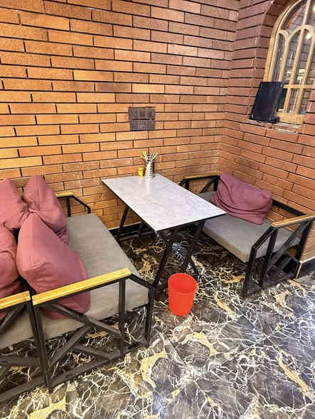 ميوزه وكراسي ومخدات كاملة نضافتهم مثل مموضح بالصور عنوانهم بغداد الحسينية للاستفسار: ‭٠٧٧٠ ٧٩٢ ٥٠٢٧‬
