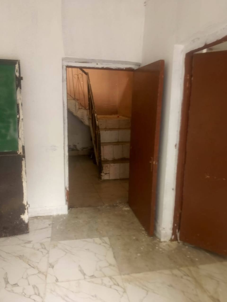 دار ايجار قرب الامام قرب محلات بيت جدوع
يحتوي حمامات داخليه وخارجيه ٣ غرف نوم كبار
بيت جديد طابقين متكامل
سعر الايجار ٣٠٠

***********
