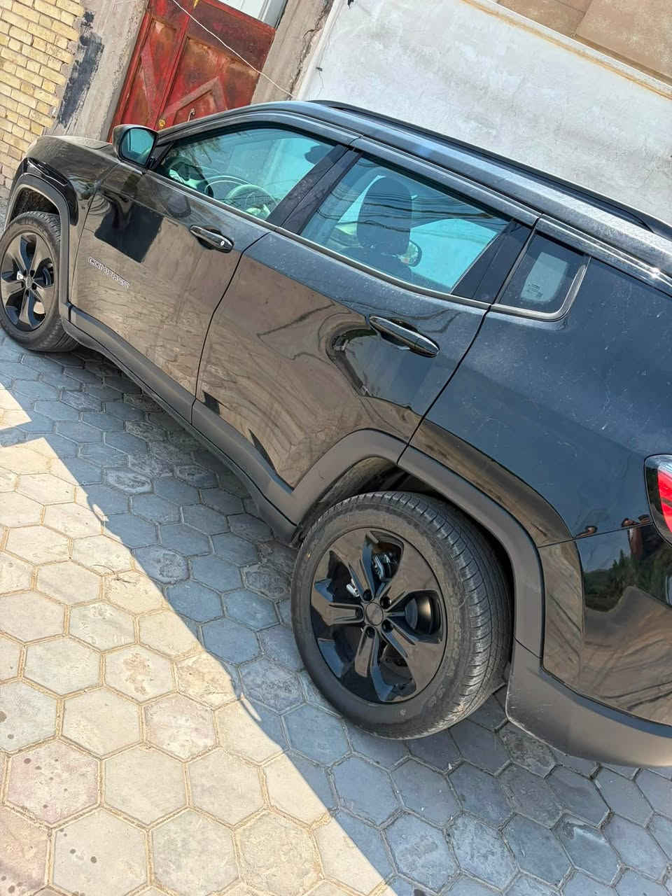 كومباس 2018 فول مواصفات بنرامه رادار
الحادث بنيد بي تصليح الباقي كفاله 
المحرك بي خربطه و حماوه السعر 110 قفل 
استفسار ***********
