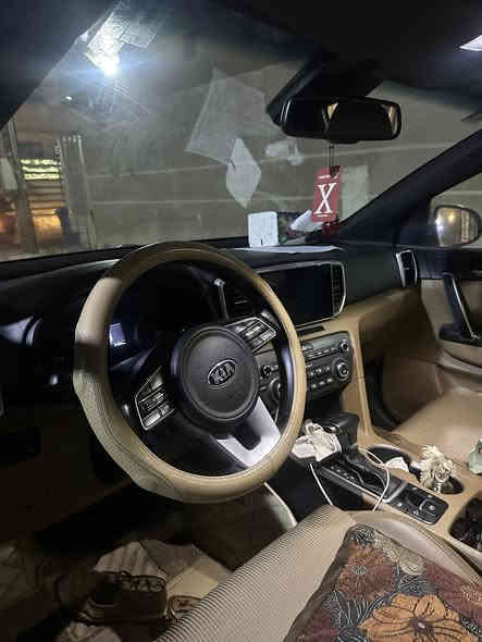 كيا سبورتج خليجي 2019
كيا سبورتج موديل 2019 خليجيه مكفوله من الضرر
 كير ومحرك ما بي اي مشاكل 

السياره ماشيه 52 الف كيلو وليس ميل 

المواصفات اعلى شي 
بانوراما كشنات كهرباء وجلد بيجي، تحكم ستيرن جهتين تبريد قطعتين، وبقية المواصفات الخليجيه
 
السعر 225$ وبيها مجال بسيط
للاستفسار ***********
