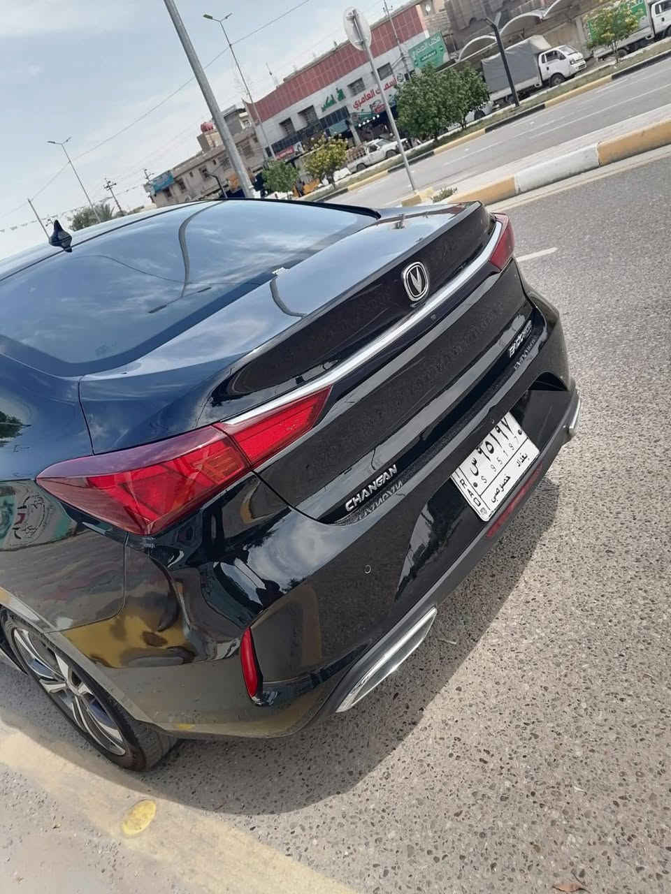 شانجان ايدو بلص موديل 22 فول مواصفات
ماشيه ٨٠ الف 
لون اسود عليها نانو سيراميك ومسويلها منضومه لد داخليه جميع الالوان 
المواصفات 
● محرك 1400 تيربو تمشي على البانزين العادي 

● بانوراما 
● ٤ كاميرات محيطيه 360 درجه 
● كشنات جلد لون احمر كهربائيه بيها نضام تبريد 
● تشغيل عن بعد 
● 3 انضمه قياده ايكو / سبورت / نورمال 
● توقف ذاتي 
للامانه / السياره بيها شويه صبغ بالباب الخلفي الي عكس السايق مامبين نهائيا 

مكاني بغداد الراشديه 
***********

السعر 115 وبيها مجال

