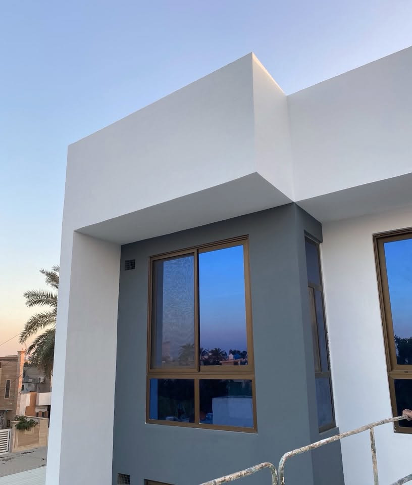 يوجد لدينه كادر متكامل من
عمل جبسن بورد 
عمل السقوف الثانوية 
تغليف الواجهيات فوم تركي
تغليف واجهات بوردكس
حدادين درجه اولى 
عمل بديل الخشب +بديل الرخام
عمل السحب الملكي وبانسب الاسعار 
صبغ درجه اولى+صبغ واجهيات 
وجميع انواع الترميم المنازل 

عنواني بغداد 
***********" ملاحظة نعمل جميع الديكورات
