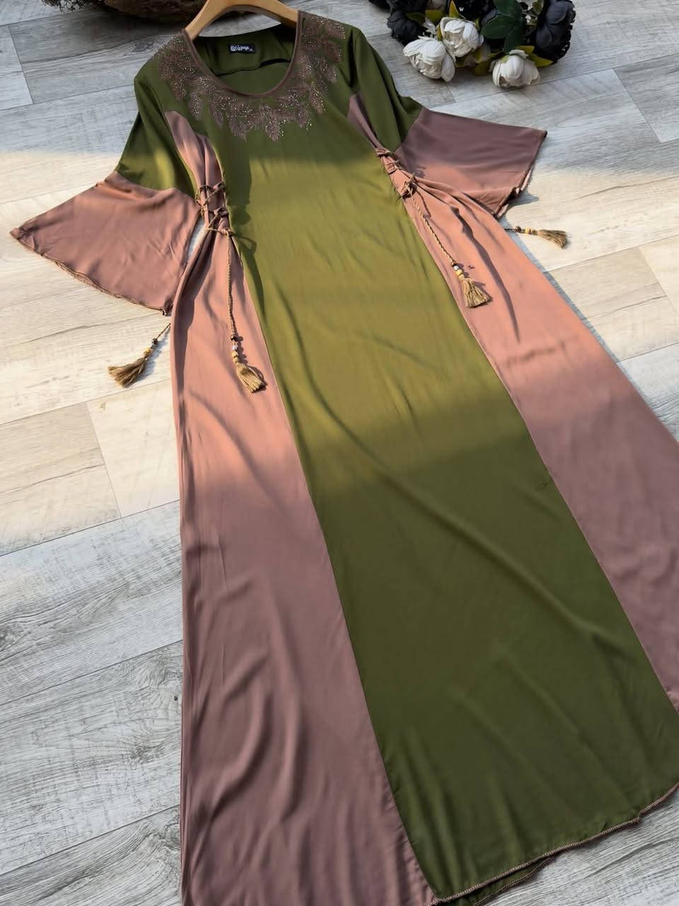 راحة تلبسينها… وأناقة تشوفينها
، قصّة واسعة مع ربط يحدد الخصر
اختيار مثالي للبيت ولمّات العائلة ❤️🌺🦋🐅
😌👗 كشمير مطاط تطعيم ستن🌸🐅
قياس L_xl_2xl
#سعــــــــــــر15
يوجد توصيل داخل المسيب الفين دينار 
يوجد توصيل محافظات


**إذا كنت صاحب هذا الإعلان وتريد حذفه لأي سبب، رجاءا أرسل رسالة إلى الدعم الفني**