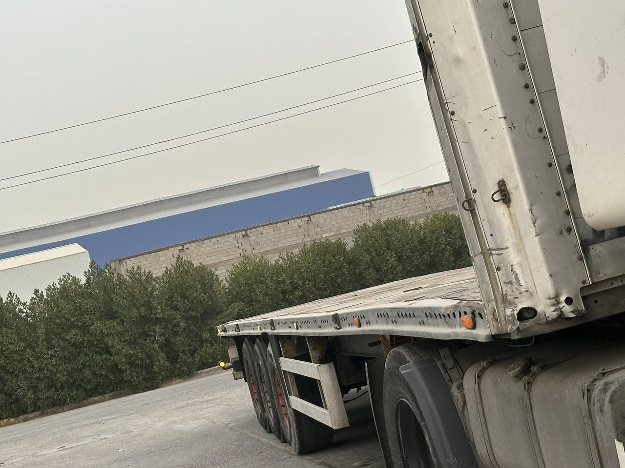 سلام عليكم عربانه للبيع.  بنكلايز ام الشفه تخم تاير. مكفوله   كهربائيات هوه كله جديد    ***********. ماكان بصره السعر 80 وبيهه مجال
