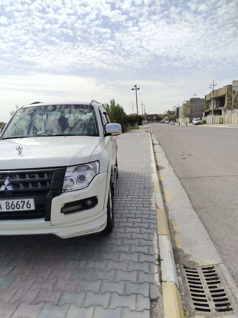 سلام عليكم باجيرو 2010حبتور فول موصفات السياره مكفوله كفاله عامه ماعده بارد قليل بجاملغ الخلفي السياره حلوه وجديده وجاهزه من كلشي رقم بغدا تحويل ثاني يوم مكانه كوت الخاجيه شارع 30 باقي التفاصيل ***********
