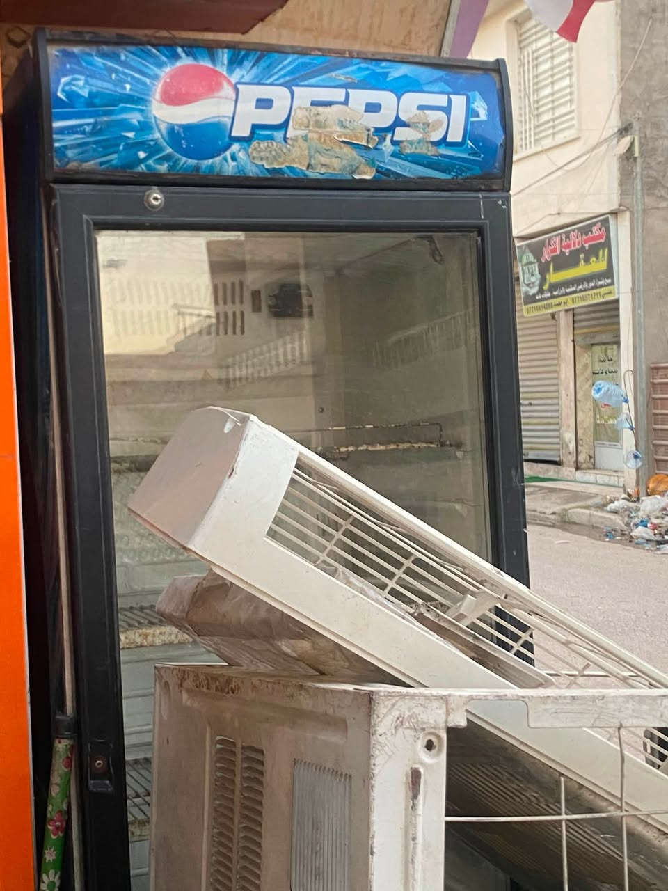 عارضات للبيع نضيفات وعل تشغيل سعر وحده 250 عندي 4 عارضات تواصل 
***********
